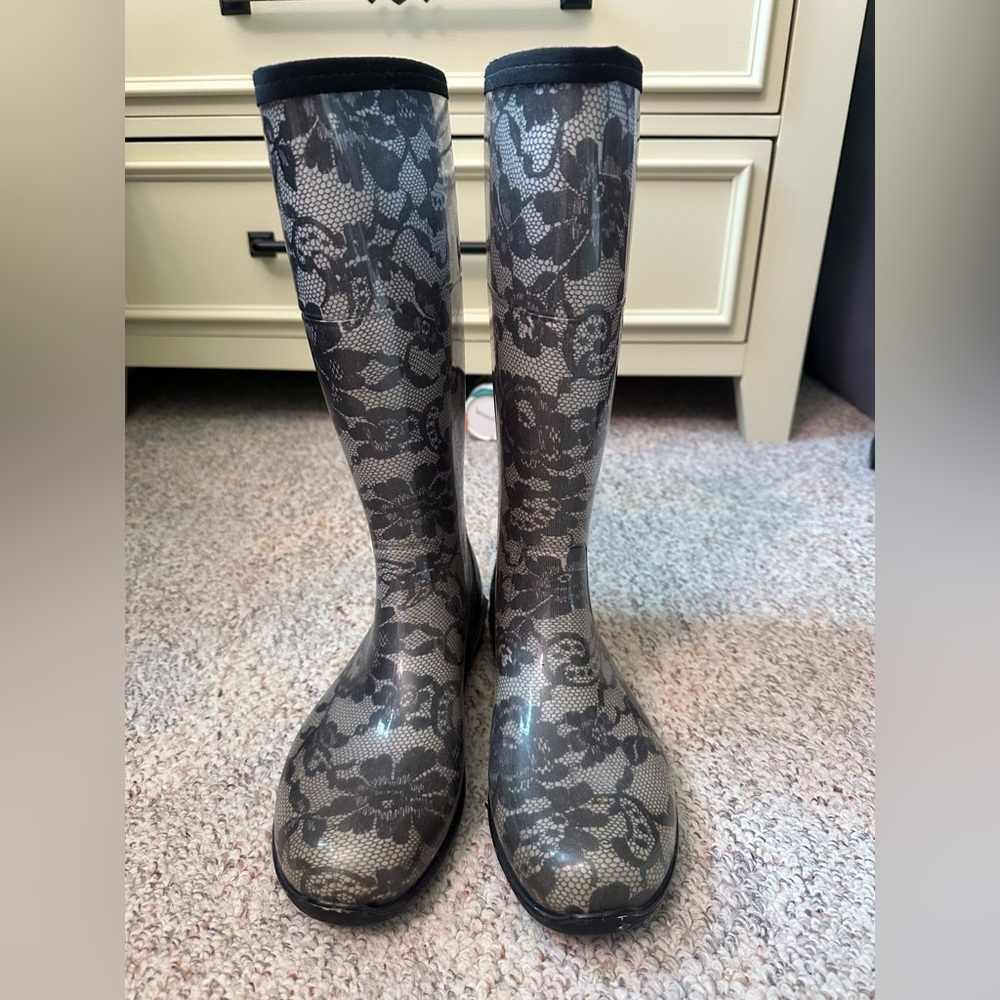Kamik Black Floral Women's Winter Boots
